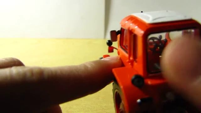 Масштабная модель трактора МТЗ-80 в масштабе 1:43 смотреть онлайн