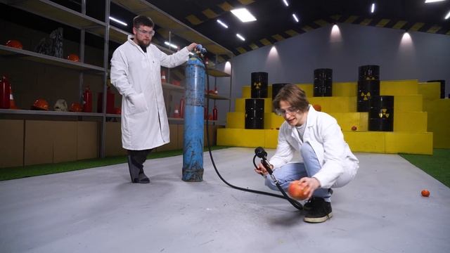 Что, если насосом накачать арбуз? смотреть онлайн