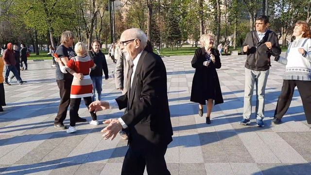 Любовь запретная!!!Танцы,сухой фонтан,Харьков. смотреть онлайн