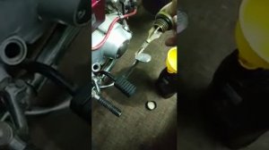 Какой должен быть уровень масла на (мопеде Дельта)