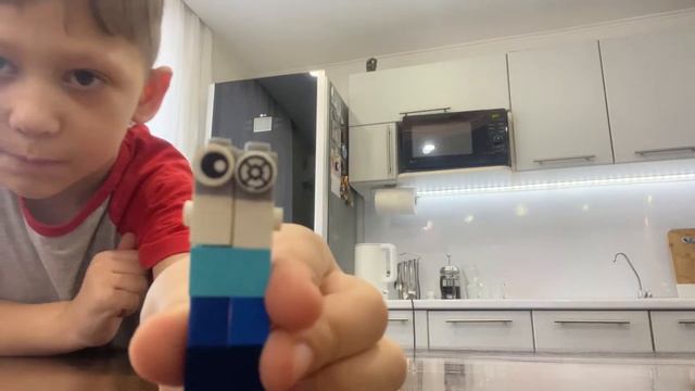 Как сделать БЛЮ (blue) из радужных друзей из лего LEGO смотреть онлайн