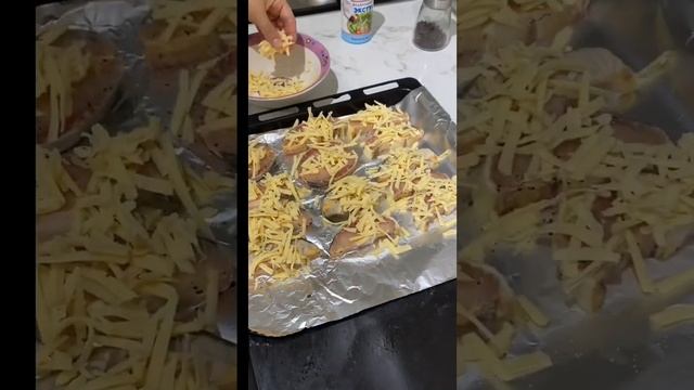 Осетр в духовке. Қызыл балық пеште піскен. Деликатес. Ең оңай рецепт смотреть онлайн