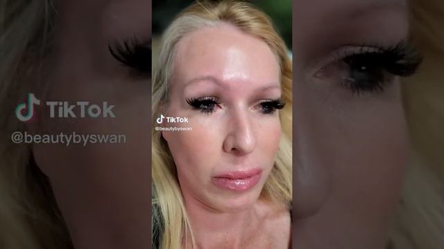Had my eyebrows tattooed over Microblading to fix cancer, scar, and uneven eyebrow смотреть онлайн