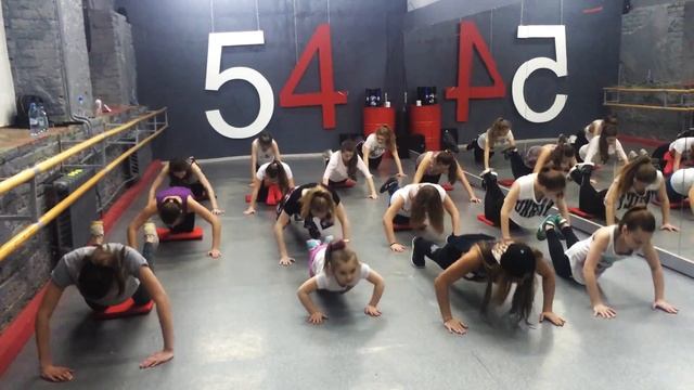 Dancefactory 54,Эстафета отжиманий "Рекорд победы" смотреть онлайн