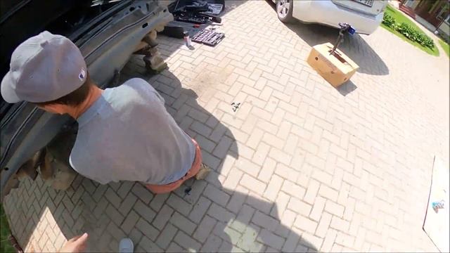 Volvo XC70 2012 rear bumper removal and tow hitch instaliation. Quick bumper repair. смотреть онлайн