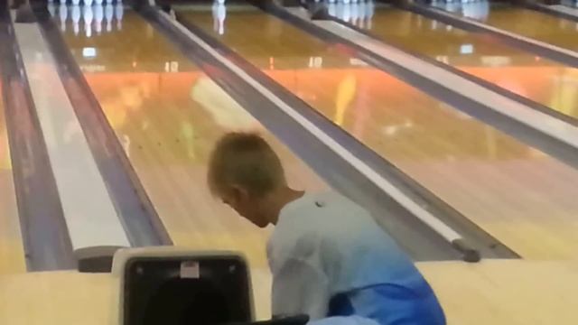 Nolan Blessing 300 Game! Only 10 Years Old! USBC Youth Bowling League. смотреть онлайн