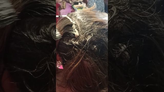 Красим волосы в домашних условиях -3 смотреть онлайн