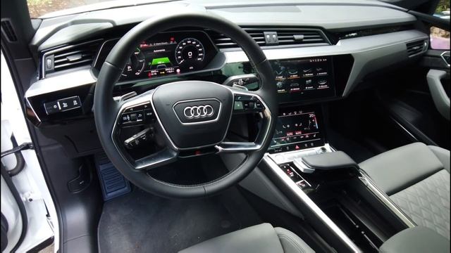 Audi e tron Sportback S line 50 quattro смотреть онлайн