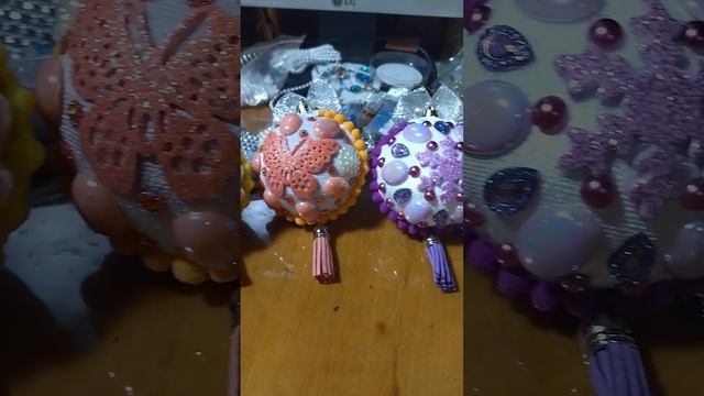 подарочки к новогодним праздникам, бархатные шары. смотреть онлайн