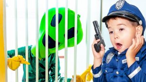 ПОЛИЦЕЙСКИЙ И ПРИШЕЛЕЦ 2