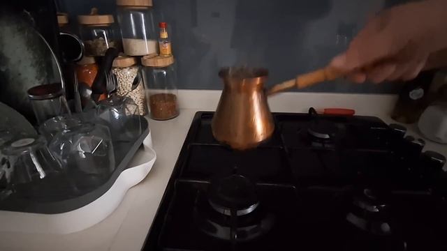 ПЕСНИ С УТРА И ШАРЛОТКА НА ЗАВТРАК смотреть онлайн