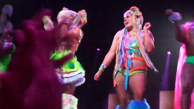 Lady GaGa - Applause ( LIVE -  Houston,Tx ArtRAVE - The Artpop Ball ) July 16, 2014