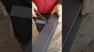 Монтаж металлических откосов на фасад из металлосайдинга.