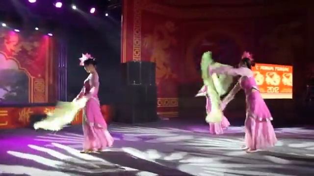 Китайские танцы. Лотосы. Новый год 2012 смотреть онлайн
