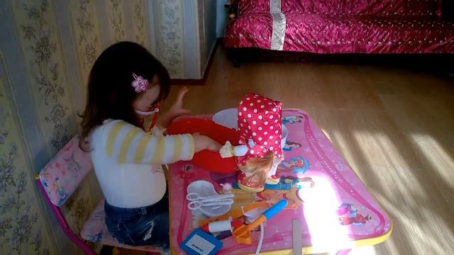 ДОКТОР АЛИСА ЛЕЧИТ МАШУ/ALISA BLOGGER смотреть онлайн