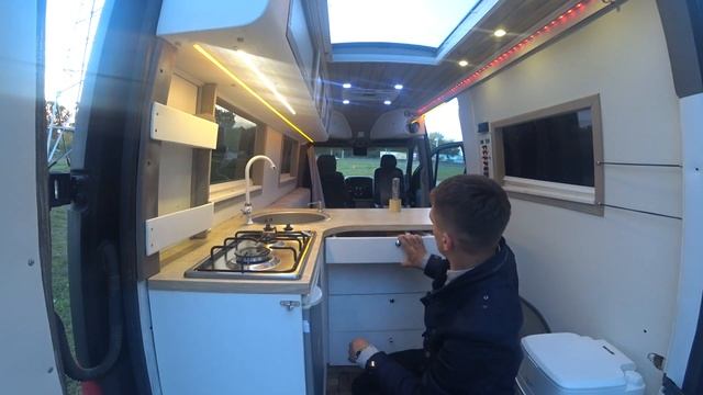 Дом на колесах. Мерседес Спринтер / Mercedes Sprinter смотреть онлайн