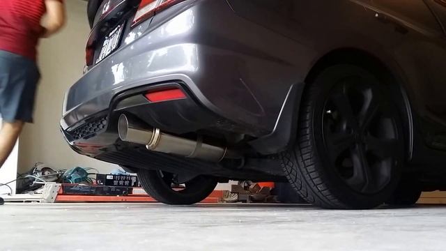 Buddy Club Pro spec Axle Back On 2014 Honda Civic Si смотреть онлайн