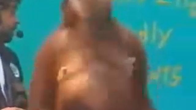 Дресерованый Орангутанг смотреть онлайн