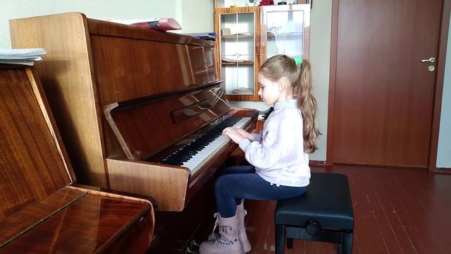 Бойчук Алиса. 6 лет. Н. Торопова " Полька для медвежонка " смотреть онлайн