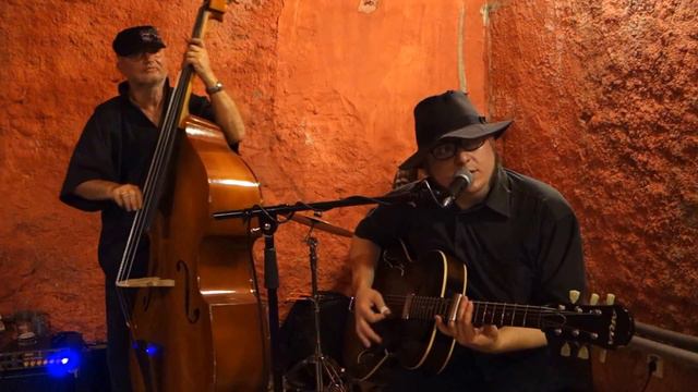 Guitar, Harmonica, Double Bass, Drum & Vocal Performance by Martin Chik Blues Band смотреть онлайн