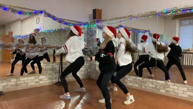 Новогодний хип-хоп смотреть онлайн