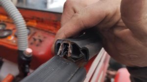 Уплотнитель двери и окна трактора Т25
