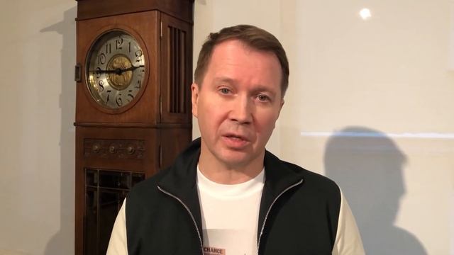 Евгений Миронов поздравляет Саратовскую театральную школу смотреть онлайн