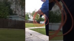 Правильная смотка кабеля! Своими руками! Лайфхак. Удобно!