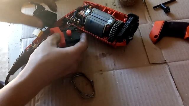 Ремонт дрели. Замена патрона и кнопки. смотреть онлайн