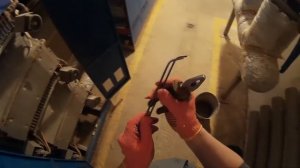 Как согнуть напильник для убирания порогов в продувочном окне