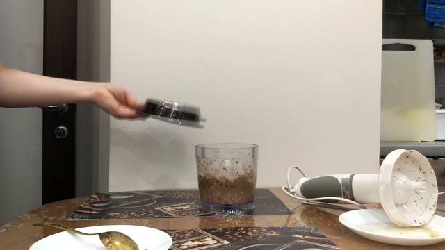 Коктейль для кошки из сухого корма, важного корма и... смотреть онлайн