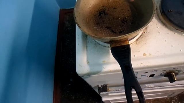 разбить яйцо одной рукой-break An Egg With One Hand