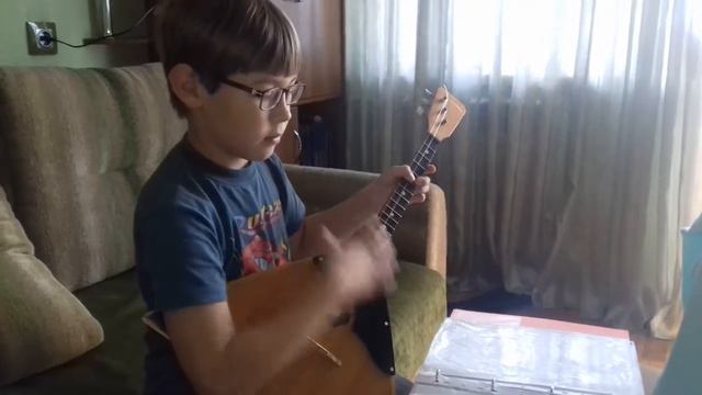 Глеб начинает зажигать на балалайке смотреть онлайн