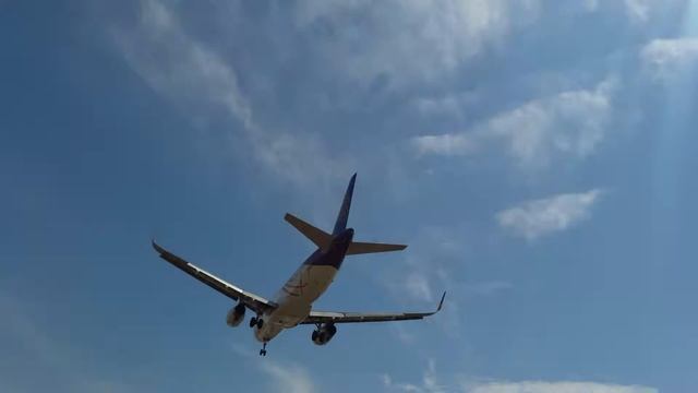 Посадка самолёта. Пляж Най Янг (о.Пхукет). смотреть онлайн