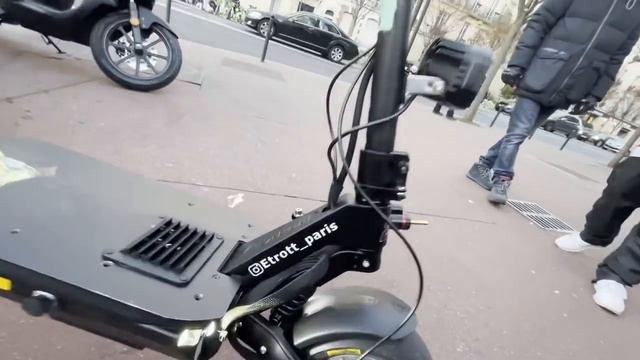 FASTRIDE offre une Trottinette Électrique pour Noël смотреть онлайн