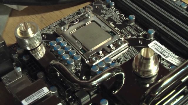 One EVX-58 from Enzotech and two 480 GTX HydroCopper in SLI from EVGA смотреть онлайн