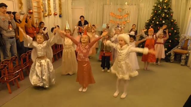 Новый год 2015-2016 в дет/саду 138 "Знайка" смотреть онлайн