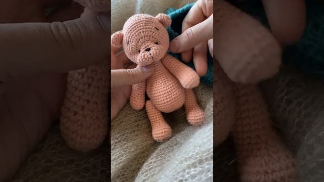 Мишка крючком, одежда спицами из пряжи Alize Cashmira смотреть онлайн