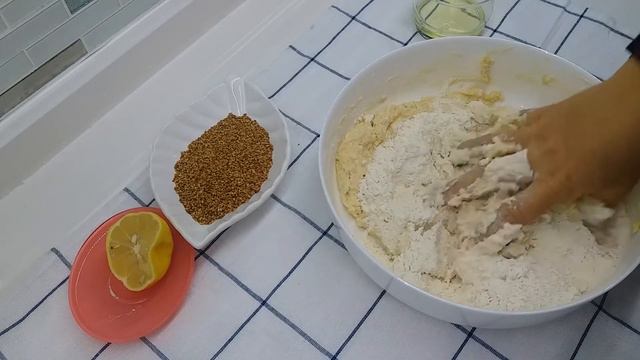 SUSAMLI TUZLU KURABİYE TARİFİ /KIYIR KIYIR TUZLU KURABİYE / BAYATLAMAYAN KURABİYE TARİFİ / смотреть онлайн