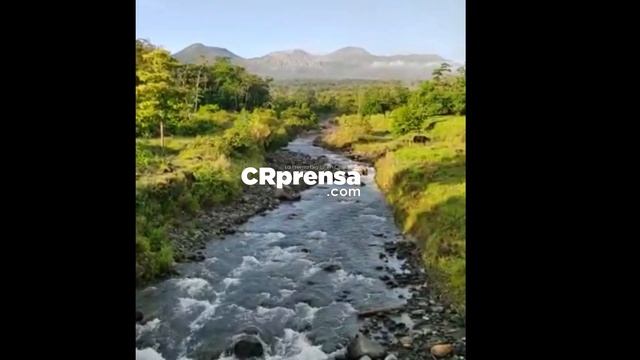 Imágenes del momento de la erupción del volcán Rincón de la Vieja смотреть онлайн