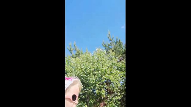 Арина ТВ. Втроем на одном велосипеде смотреть онлайн