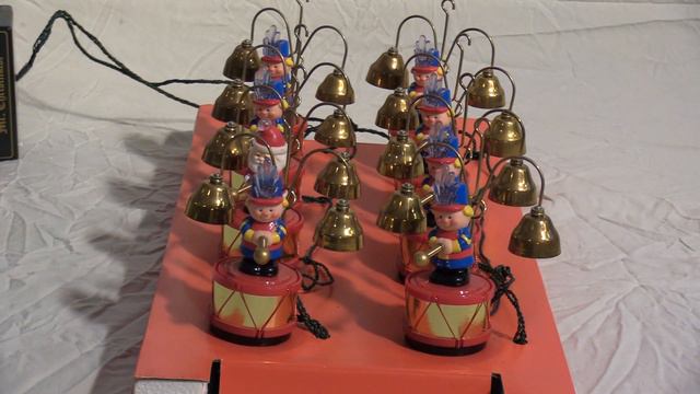 Mr Christmas Santas Marching Band Demo смотреть онлайн
