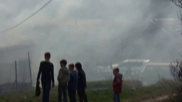 Горит частный дом в Петрово 05 04 2017 16 час 30 мин смотреть онлайн