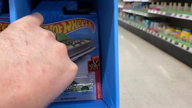 18 Super Treasure Hunts Found At Dollar General (Part 2) смотреть онлайн