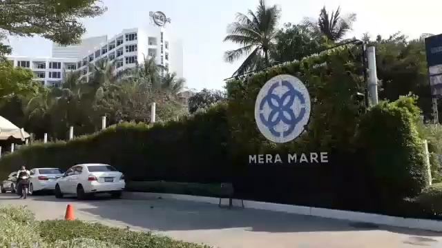 Pattaya Beach And Hard Rock Cafe