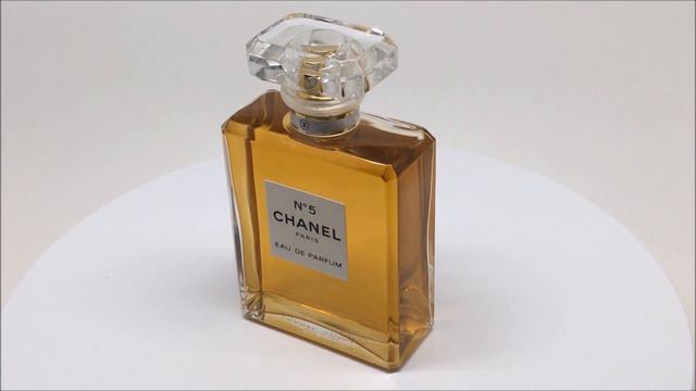 No 5 Chanel Perfume 360 Product Imagery Video смотреть онлайн