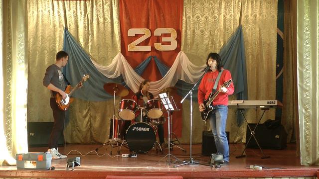 Репетиция группы "5-ая четверть" поёт Ян Чернушевич ( Черный кофе " Я ищу ответ" кавер) смотреть онлайн