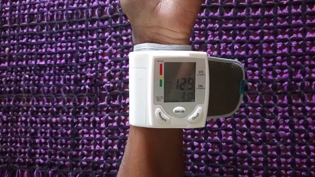 9$ Digital Blood Pressure Monitor смотреть онлайн