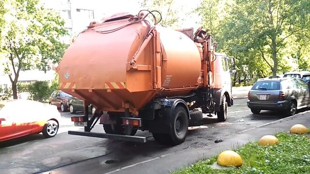 Подборка мусоровозов. Как мусоровозы забирают мусор. #мусоровоз