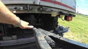 Как зацепить и отцепить прицеп автопоезда(ПАРОВОЗ)!?